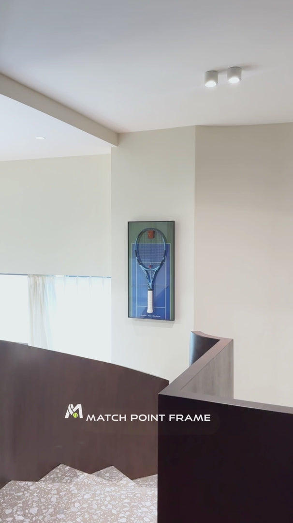 Midnight Blue Tennis Racket Display Frame – Wall Mount Racquet Holder & Tennis Room Decor (Excluding the racket）